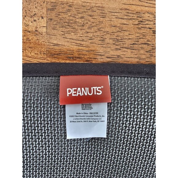 Snoopy Beach Beagle Oversized Oven Mitt and Pot Holder Set - Picture 6 of 6